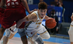 孙铭徽15+10总决赛迎里程碑 最后31秒送制胜助攻