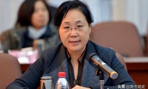 王洪文的女儿王亚萍：上学时，别人问她父亲是谁，她总是笑而不答