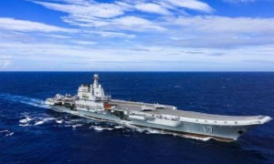 英航母闯入南海叫阵，山东舰正面“应战”，敢造次大可以试试看