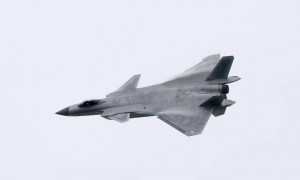 突防成功！歼-20隐形巡航对马海峡，美日韩防空雷达集体失灵？
