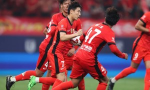 中超-武磊点射赛季首球陈威屡救险 海港1-1战平泰山