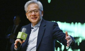 黄仁勋：低估中国的实力，那就太愚蠢了